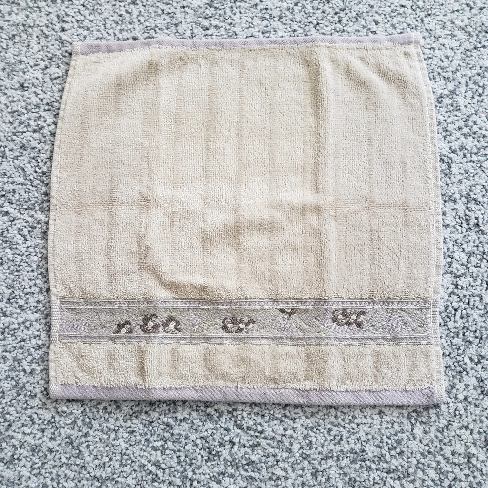 Wamsutta Green and Purple Hand Towels Soft and Absorbent